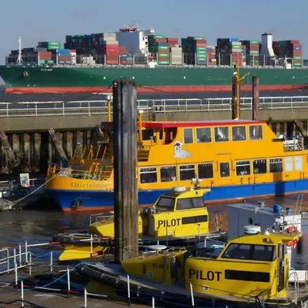 Residenz Adolfstr6 A 12 - Ferienwohnung 2 Zimmer Seeblick Apartamento *