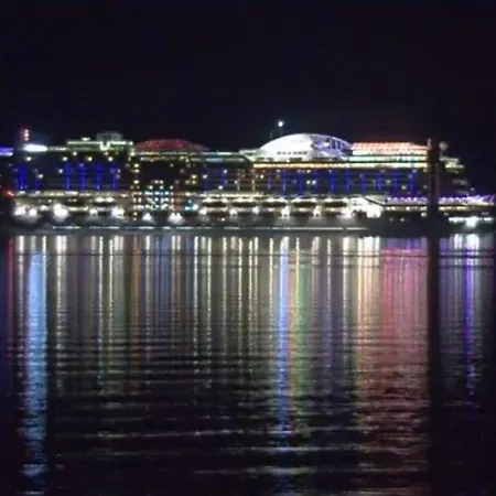 Residenz Adolfstr.6 A / 12 아파트 *